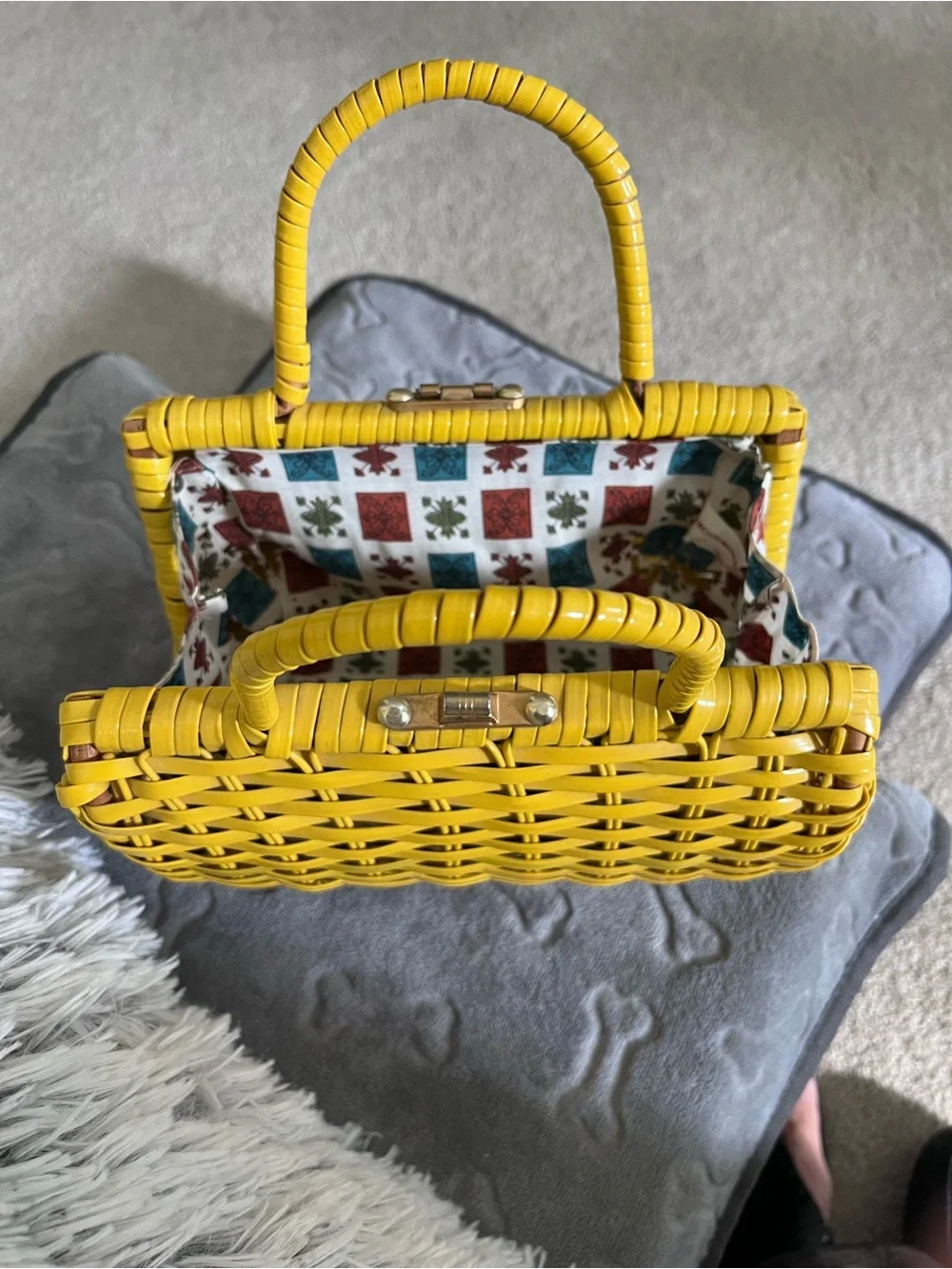 Vintage 50’s/60’s Yellow covered straw Woven Top-Handle Women’s Bag
